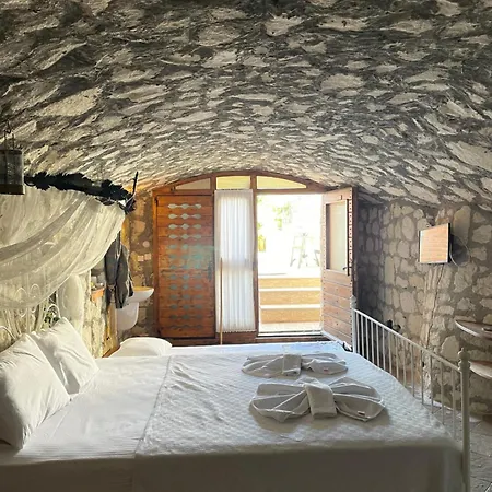 מלון Ata Boutique Altinyunus